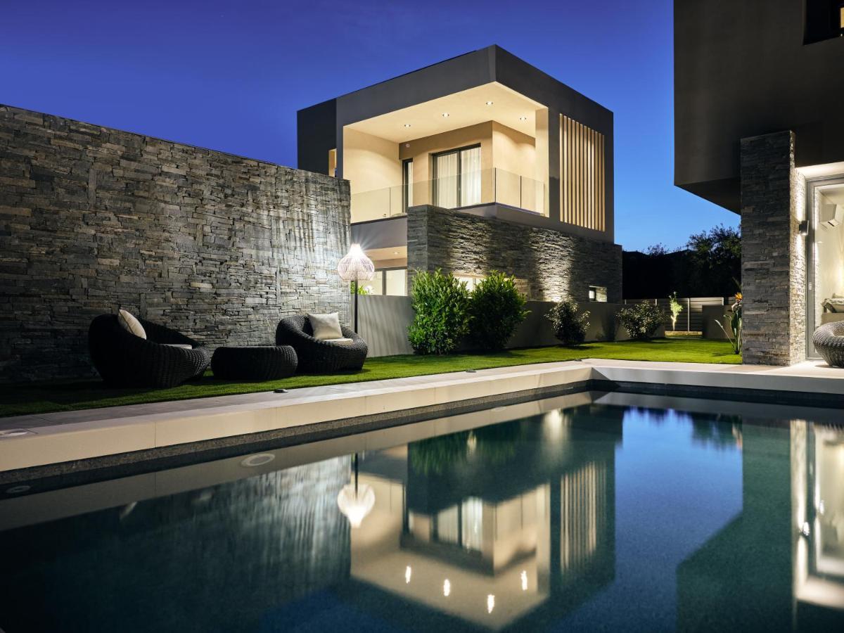 Villa Aguacate Meliti With Heated Private Swimming Pool