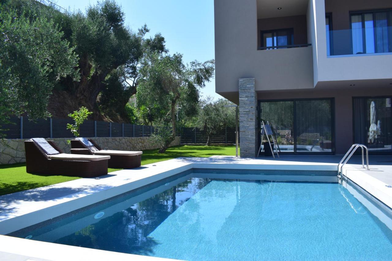 Vila Aguacate Meliti With Heated Private Swimming Pool
